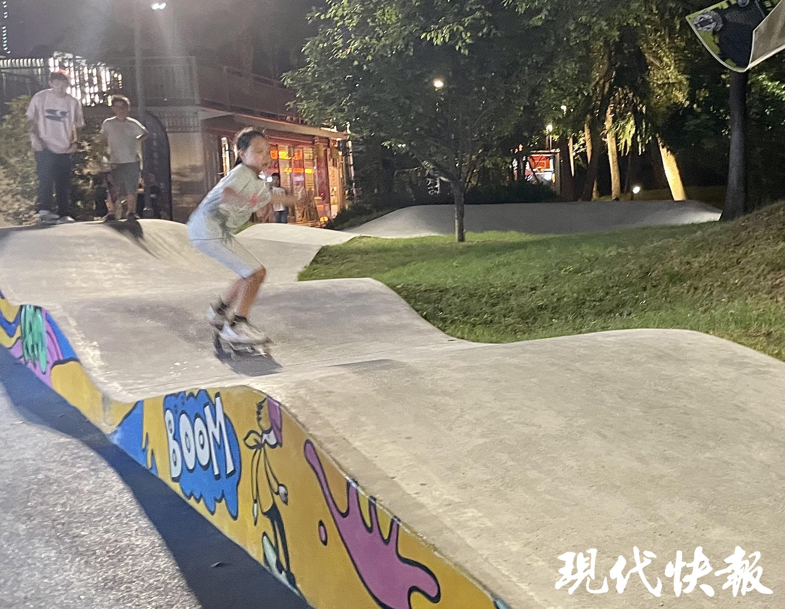 宝博体育网址文脉华章｜奥运刮起“潮玩”风体育文化的年轻态表达(图4)